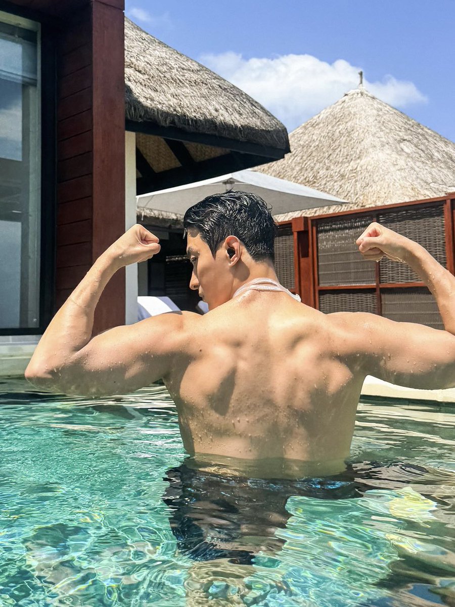 yobakyu's tweet photo. sungguh hal yg tidak fantasss muncul di tengah malem gini😍
https://t.co/iNUPE3Mcvs