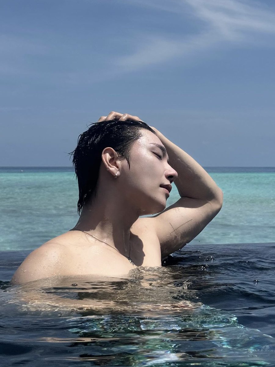 yobakyu's tweet photo. sungguh hal yg tidak fantasss muncul di tengah malem gini😍
https://t.co/iNUPE3Mcvs