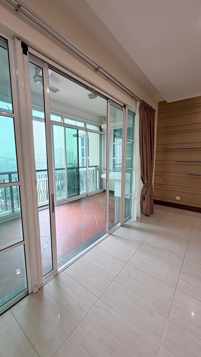 ThePeakRealty's tweet photo. Good Value Property !? 

We realized the more mature luxury property in Mont Kiara gives you way better value and quality of living compared to the newer one.

This for example, is another top choice.
MK Aman | 2163sf | 3beds | 2cps . 

Guess the price !? 

#montkiara #dreamhome https://t.co/IgHkeQQIGh