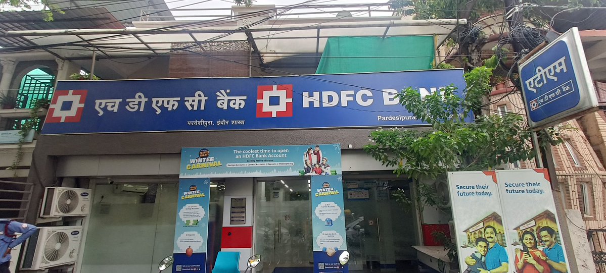 ayushindore7's tweet photo. Dear @HDFC_Bank, I had a disappointing experience at your Pardesipura Branch, Indore (IFSC: HDFC0006510). I visited to deposit ₹75,000 cash but was asked to wait nearly an hour because a bulk cash deposit was being processed.
 #indore @HDFCBank_Cares @RBI https://t.co/6avqVndx0P