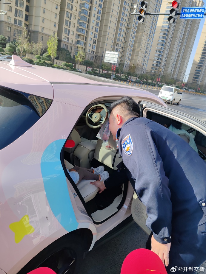 AlvesClenilde's tweet photo. Finally passed my driving test today! No parallel parking panic, no last-minute nerves—just pure relief and a very well-earned ice cream.  #DrivingTestWin #NewDriverLife https://t.co/zSvGoevMro