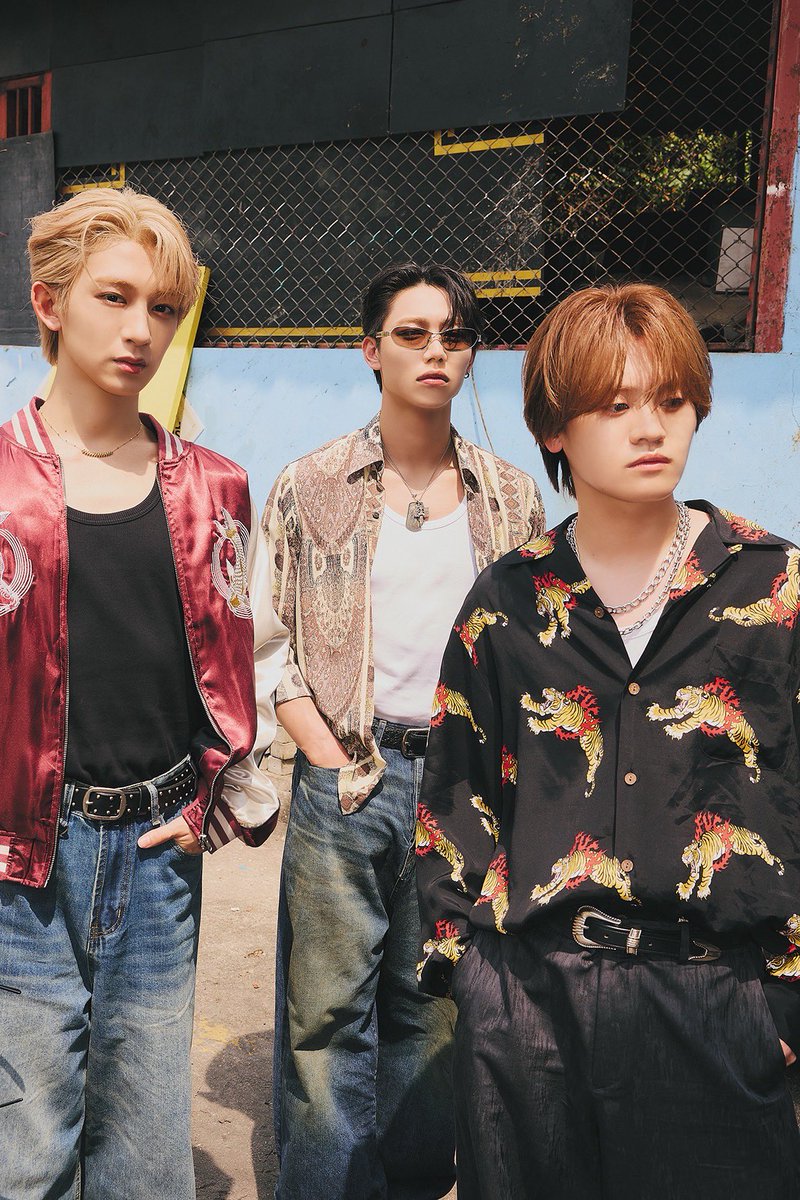JUNON_jp's tweet photo. 8月21日発売の『MAZZEL 1st photobook with ZEAL』先行カット第二弾を解禁📢

トークショー参加権利付きの写真集のお申し込みは、7月5日(日)23:59まで☑️
各書店でも予約受付中です⭐️

🔽写真集の詳細はこちらから🔽
https://t.co/ds1LOHYVUl

#MAZZEL https://t.co/5d8bsITVuW