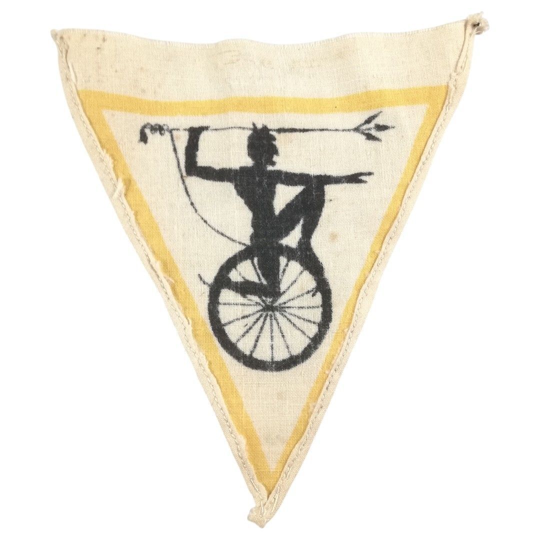 militariabe's tweet photo. Belgian Army - 1e Compagnie Cyclisten (1 Cy) - pennant
👉 https://t.co/vezmSCJ26N
👉 https://t.co/LuxLo6eJwk 
#militariabelgium #militaria #wwi #wwii #ww1 #ww2 #militaryhistory #militariacollector #militariacollection #ww2history #buyandsell https://t.co/L2R8jxxK8e