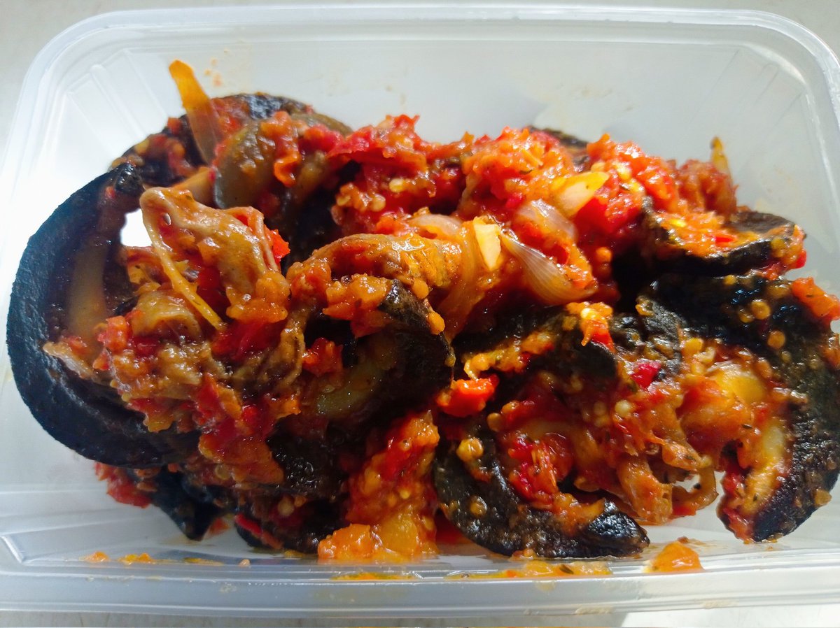 StilAgroHub's tweet photo. Good morning, Lagos Snail Lovers! 🐌

Treat yourself to the luxury of Stil Agro's Peppered Snail—rich, crunchy, flavorful, and packed with protein, calcium, iron &amp; magnesium.

Eat smart. Eat healthy. Choose Stil Agro.

📲 WhatsApp: https://t.co/WDlgcaIvj8 https://t.co/hIQr18Vh6Y