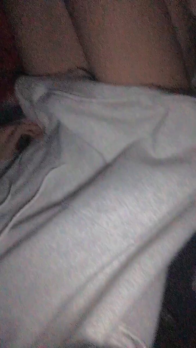 Zthao0's tweet photo. Tối up vid nhé mấy bée 👅 https://t.co/ydf0dz8CJR