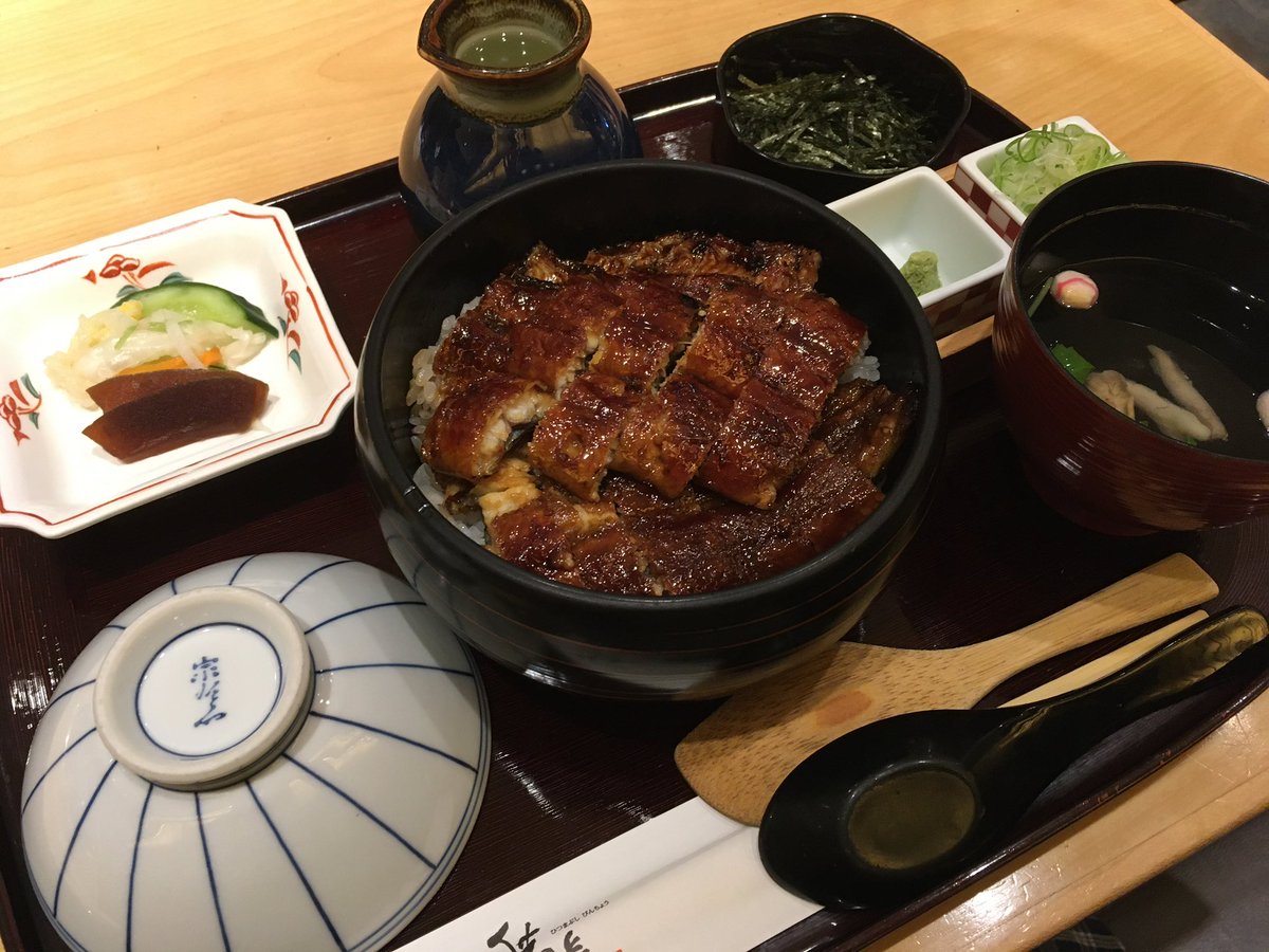 Rin_7343's tweet photo. 📍히츠마부시 빈쵸 그랜드프론트오사카
이거 먹고 파산했지만 ㅈㅉ개맛있어서
홀린듯이 젓가락으로 파바밧 먹음
반틈은 오차즈케로 해먹었는데 미쳤어요.. https://t.co/SzhXLwDO5b