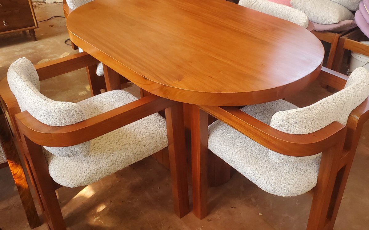 Abwooli_vaky's tweet photo. @roxie_ug 🤣🤣🤣🤣🤣🤣 that first said mbu AI pics.
Anyway for all your furniture needs we gat you covered dm us for more information at @Abwoolinteriors https://t.co/zPqHQpDxhI