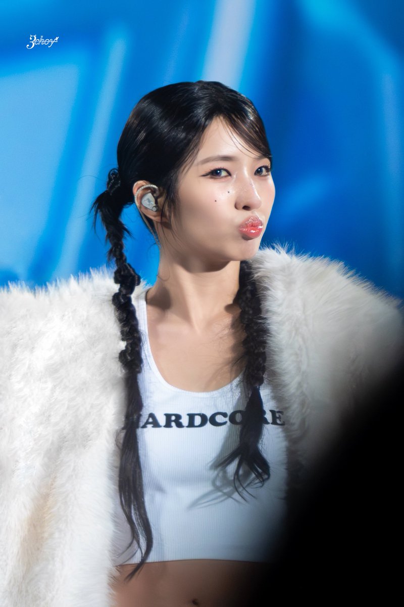3choy_'s tweet photo. 260628 i-dle WORLD TOUR [Syncopation] IN HONG KONG
·
ICE BLUE RABBIT🧊🩵🐰
·
 #소연 #SOYEON #아이들 #idle https://t.co/xpCLhtUGxu