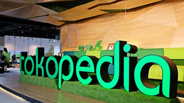 LambeSahamjja's tweet photo. klarifkasi Tokopedia soal PHK Besar-besaran;:
- 90% karyawan Tokopedia di-PHK 
- TikTok/ByteDance pemegang 75% saham sejak akuisisi akhir 2023
- TikTok bilang bukan PHK, 
- tapi "penyesuaian organisasi R&D"
- Alasan fokus pertumbuhan jangka panjang yang berkelanjutan
- Karyawan terdampak dijanjikan dukungan selama transisi
- TikTok klaim tetap komitmen investasi di Tokopedia dan pelaku usaha lokal