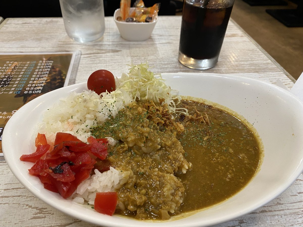 1gag's tweet photo. ぷらんたんカレー🍛いただきます🍛
#カレーのくち https://t.co/NGHKJUgt2S