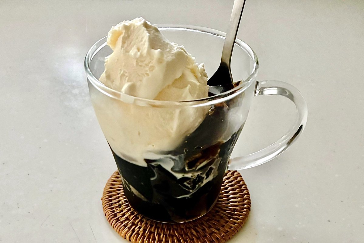 Sakichan1230's tweet photo. 誰でも簡単にすぐ作れるコーヒーゼリーフロートのレシピ☕🍨
失敗ゼロで本当に美味しいので私の夏の定番です https://t.co/XHZ0Nb1vFm