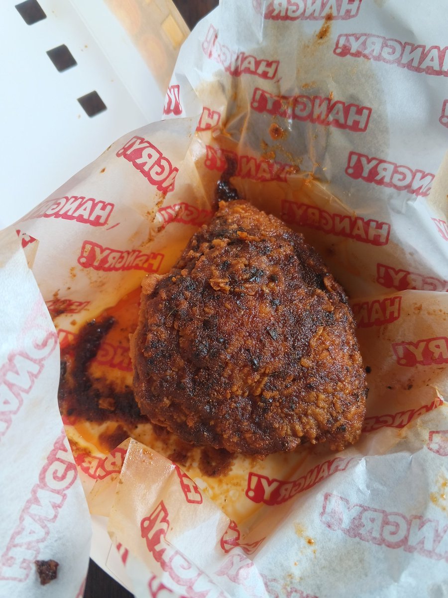 mffrandombos's tweet photo. BUSEE AYAM NASHVILLE HOT SIDE STORY DIPAKEIN DIPPING SAUS PICKLE MAYO PAS BGT 😭 https://t.co/8PKRFRO4XU