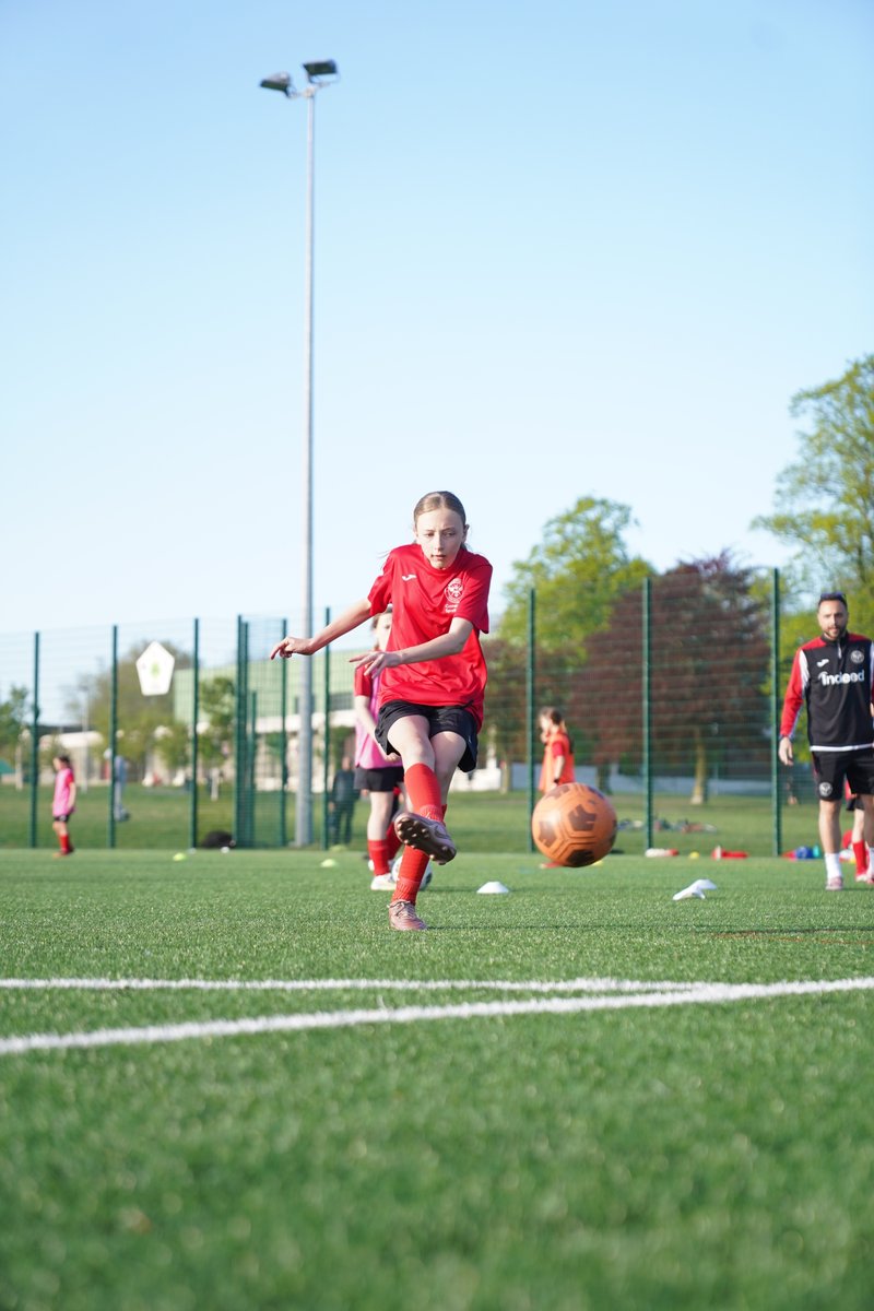 BrentfordFCCST's tweet photo. ๐๐ซ๐ฎ๐ฌ๐ญ ๐๐ข๐ซ๐ฅ๐ฌ ๐๐ฆ๐๐ซ๐ ๐ข๐ง๐ ๐๐๐ฅ๐๐ง๐ญ ๐๐๐ง๐ญ๐ซ๐ ๐๐๐ฅ๐๐ง๐ญ ๐๐ ๐๐๐๐/๐๐ โฝ๏ธ
๐
Wednesday 15 and Wednesday 22 July
๐ง Under 9 - Under 15
๐ Jersey Road, Osterley, TW5 0TP
๐ Register here โก๏ธ https://t.co/QiiCTVmHhR
#RealisingPotential #ETC https://t.co/sjkMnGJbI9
