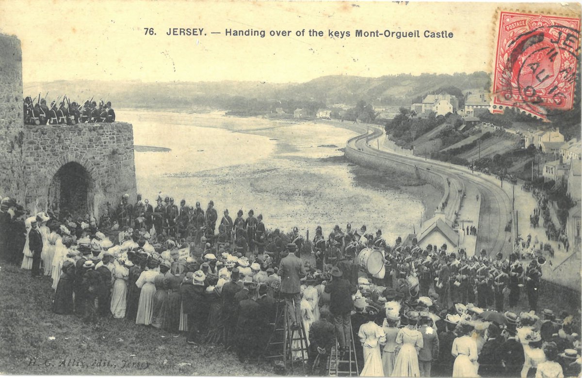 JerseyHeritage's tweet photo. Postcards were used to advertise #JerseyCI as a holiday destination and commemorate important events. As a visual record, they are a valuable resource for researchers.
Find out more about our postcard collection at
https://t.co/URQ8G4GRry
#ObjectInFocus #OurIslandStory https://t.co/3BuaIDxefT