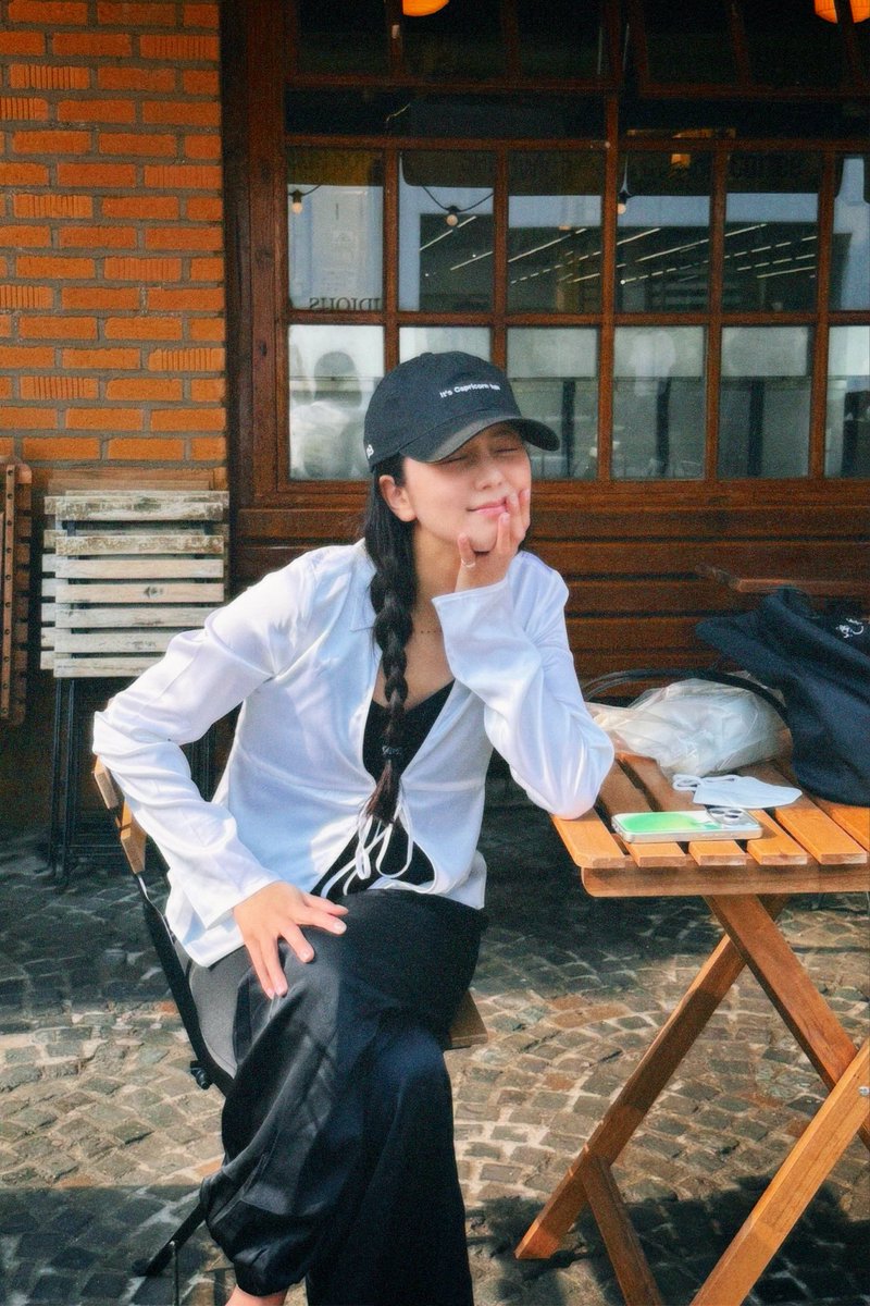yk2aii's tweet photo. Can’t get enough of her cute fits 💕 https://t.co/rQKmKLpEVR