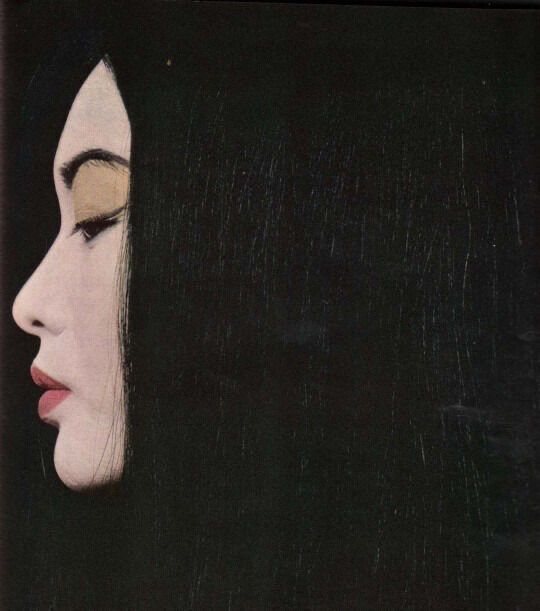 RaminNasibov's tweet photo. Vogue Japan,1967. https://t.co/UVMBz91x7Y