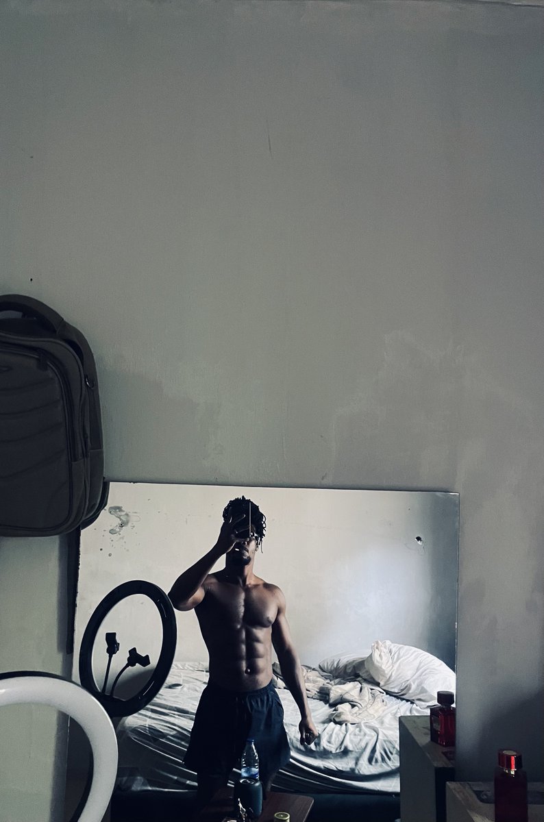 gib_smoke's tweet photo. couple years ago i decided within myself to do sit-ups everything i felt the urge to beat my meat.

and here’s the result. 😎 https://t.co/ngpaUBfCh6