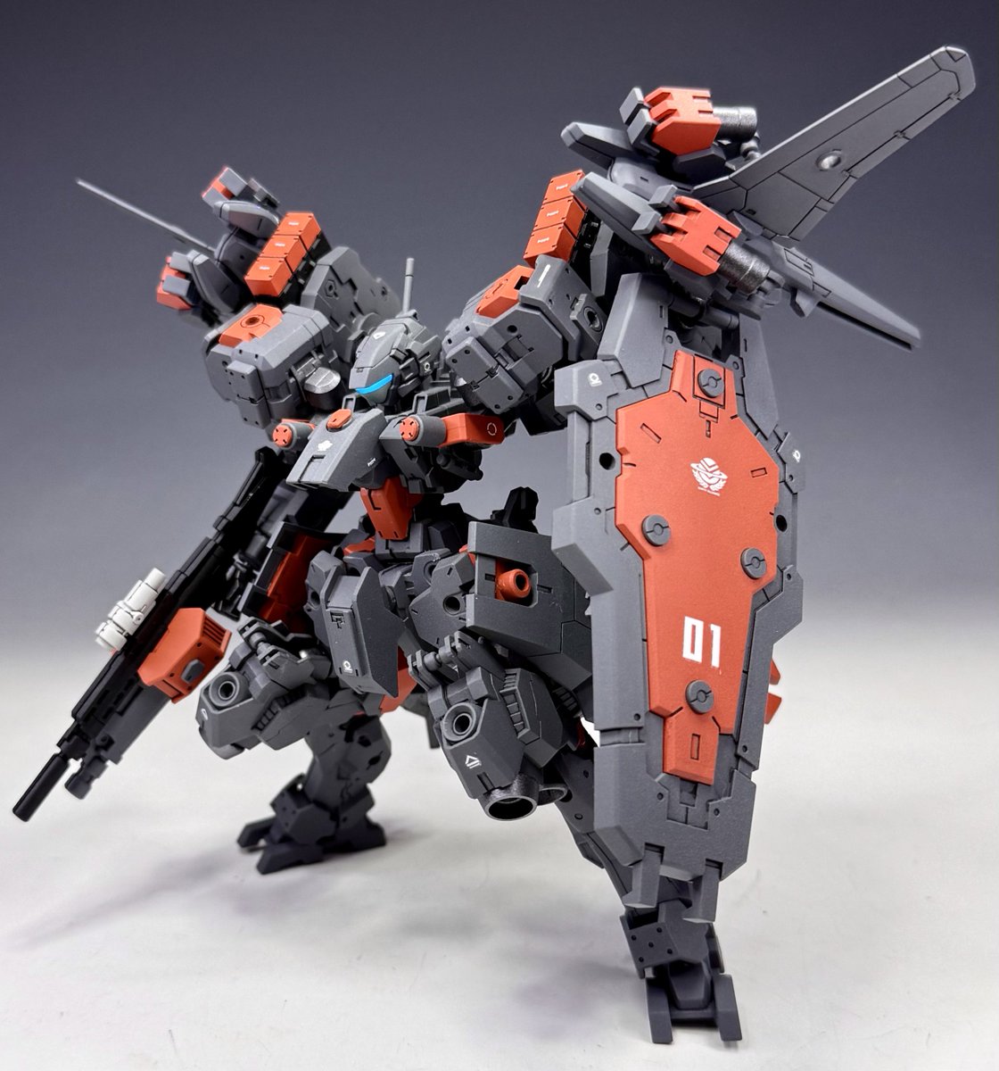 hobbyseidai's tweet photo. 【エスポジット・バルチャー:RE(フルパッケージ)】

地球連合軍に配備された次世代型量産機、エスポジット・バルチャーの重装備仕様。

背面の大型ジェットパックが大気圏での飛行を可能にし、誘導ミサイルを用いた空からの強襲作戦を可能にした。

#30MMCM2026 
#30MMEF https://t.co/V9P5Obrg8E