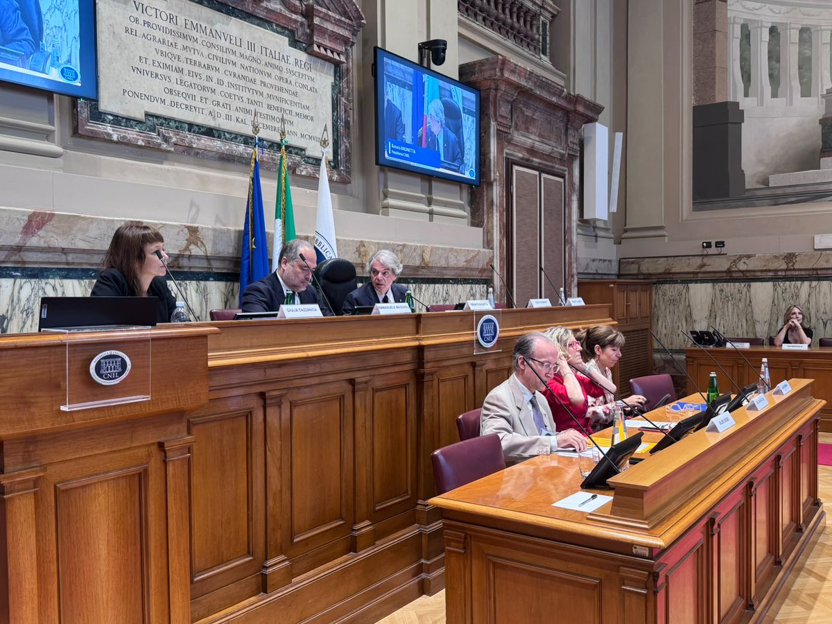 aiwa_welfare's tweet photo. ⚡️Al via a Roma il 1° Forum Nazionale del #WelfareAziendale!

Apertura dei lavori affidati al Presidente del @CNEL_it Renato Brunetta📸

Siamo #live qui 💻: https://t.co/E6panakirl 

#ForumAIWA2026 #AIWA10anni #PersoneValoreFuturo https://t.co/pJbGbSwTqc