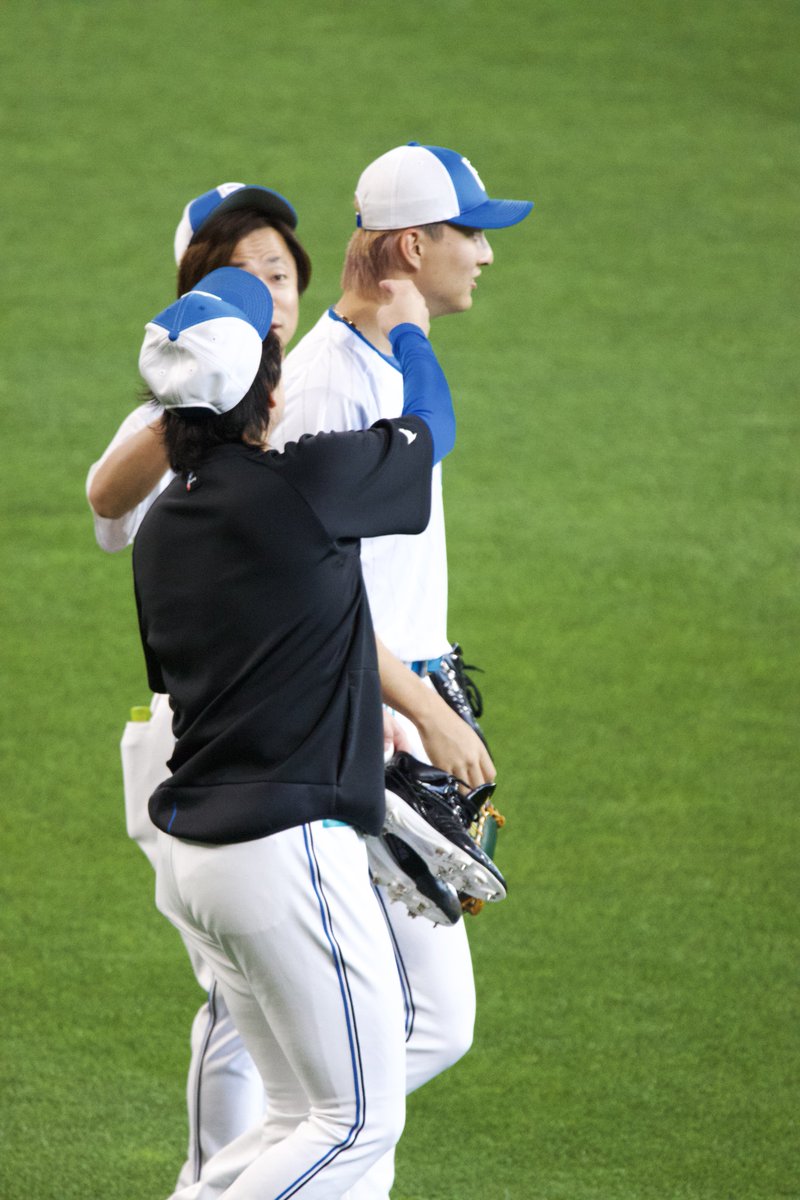 may___baseball's tweet photo. 金色の襟足が気になって仕方ない先輩たち🤭 https://t.co/DieuCXUWK0