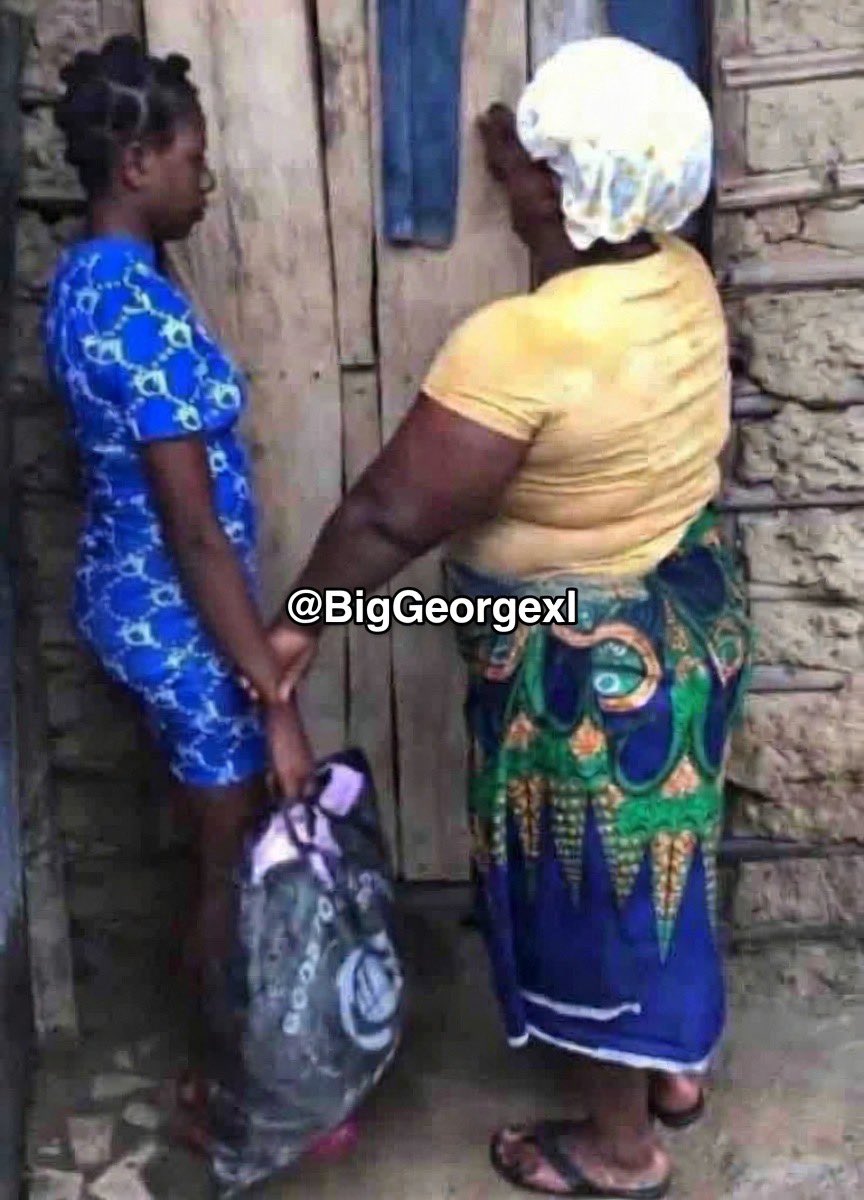 BigGeorgeXL's tweet photo. E do sup for my neighbor! 😭😂

This rain go put many of una for problem as you no wan marry but you dey dance kerewa every night. https://t.co/BMhxk4XctZ