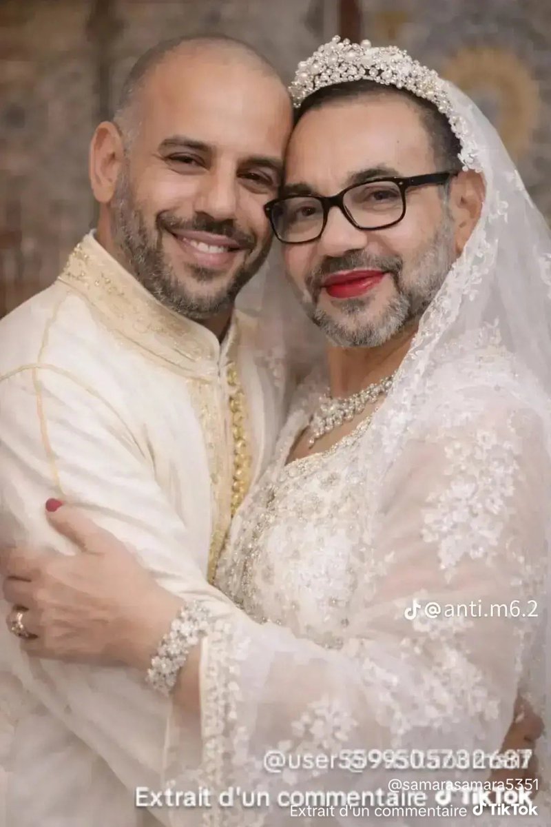 lmr_dr's tweet photo. @OmarTanfouss @Dzair_Tube ماعندناش ملك شاذ منيوك من ابو زعتر وانت تسجد وتبارك https://t.co/s2YYgmPtDv
