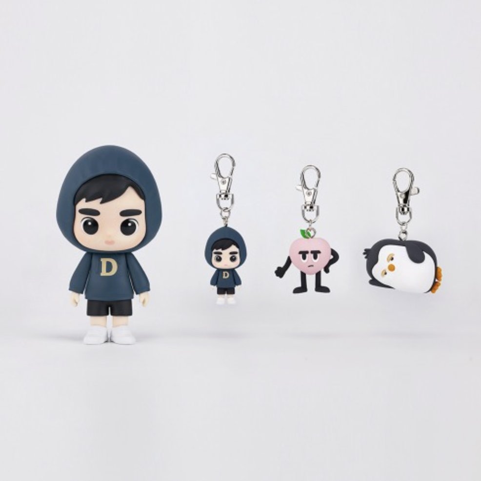 LLShoppe's tweet photo. [ #LLS_PhGO ]  🇰🇷

DOH KYUNG-SOO FIGURE PACKAGE PRE-ORDER

Set (Figure + Keyring Set) - ₱3,650 

Tingi
• Figure - ₱1,250
• Keyring Set - ₱2,400

• DOO: until available
• DOP: DP 30%, Balance on July 31
• DOO: July 18
• NETA: 2 to 3 weeks after box ship-out from Korea
• FETA: Add ₱200 for set; ₱50 pesos per keyring; ₱100 for figure

🎁 1 Random Photocard per set order

DM to order: Name of item x Quantity
 
kyungsoo figure blitzway keyring wts ph doh kyung soo
