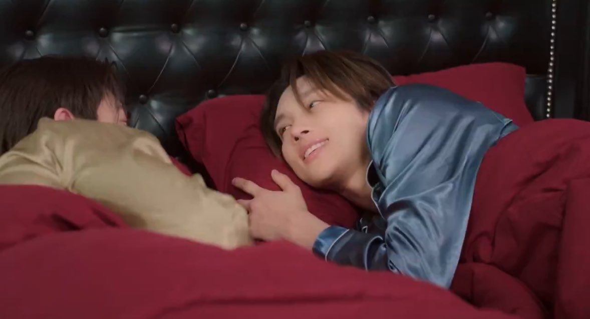 phibabiekana's tweet photo. Now that fumoo have made love and become official meeting eo’s families and letting their relationship go public we’ll get to see them sleeping together at eo’s houses this week, IM READY FOR DOMESTIC FUMOO LIVING AS A COUPLE 🫠🫠 two more eps arent enough tho, i really hope we get another season 🤧🤧