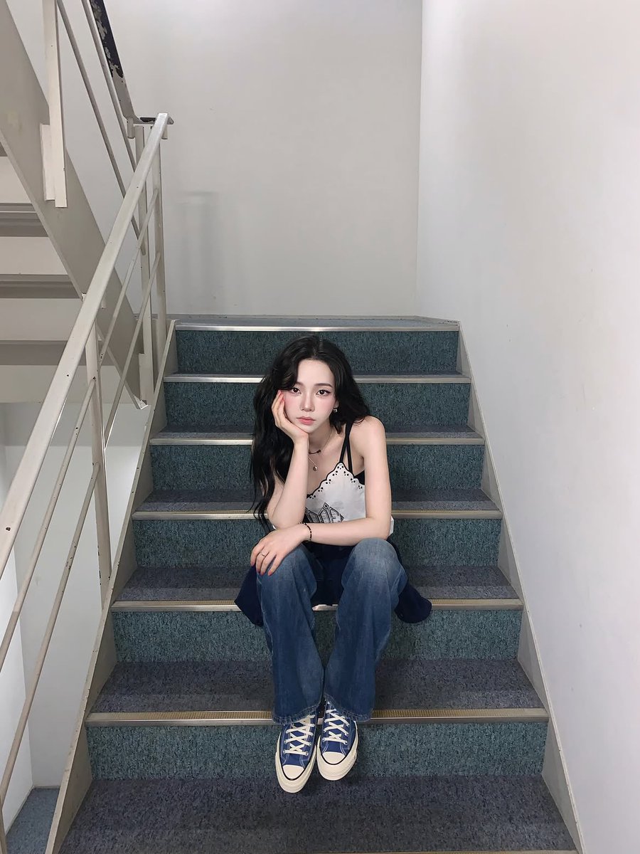 ownteo's tweet photo. cute as hell                               what the hell https://t.co/V9GcbwB837