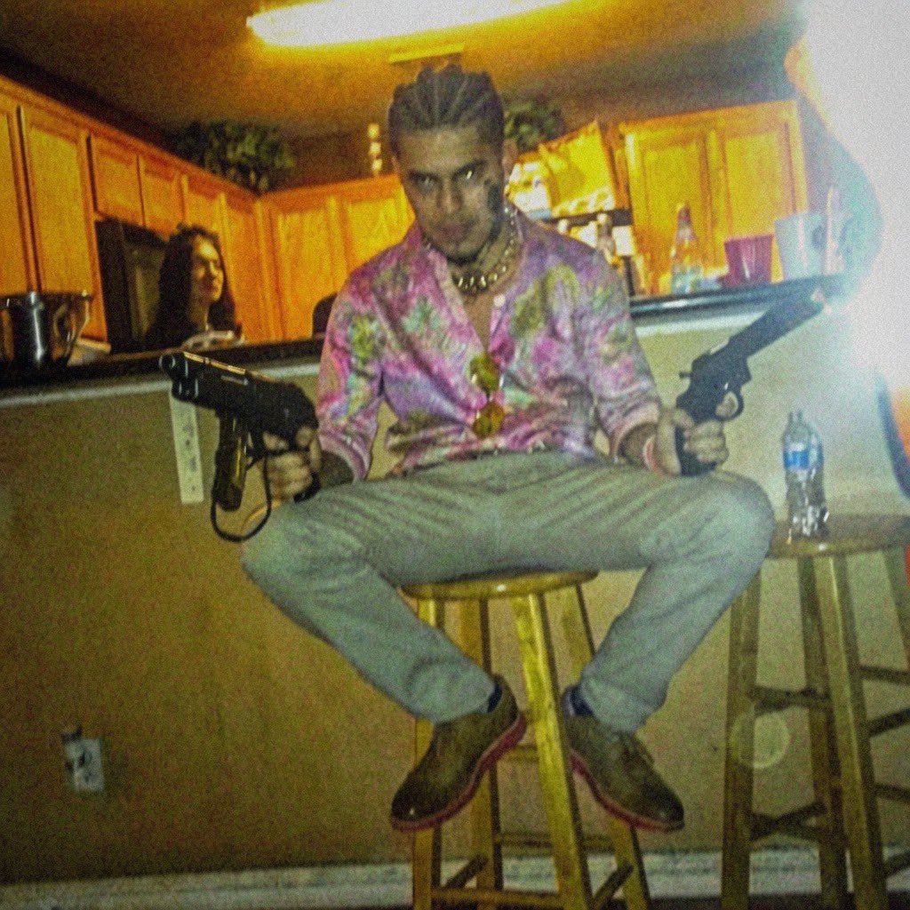 aCoupleBeers's tweet photo. This was during my cocaine cowboy phase 😂 I tried really hard to dress the part back then lol https://t.co/Z7Pj0YTRVW