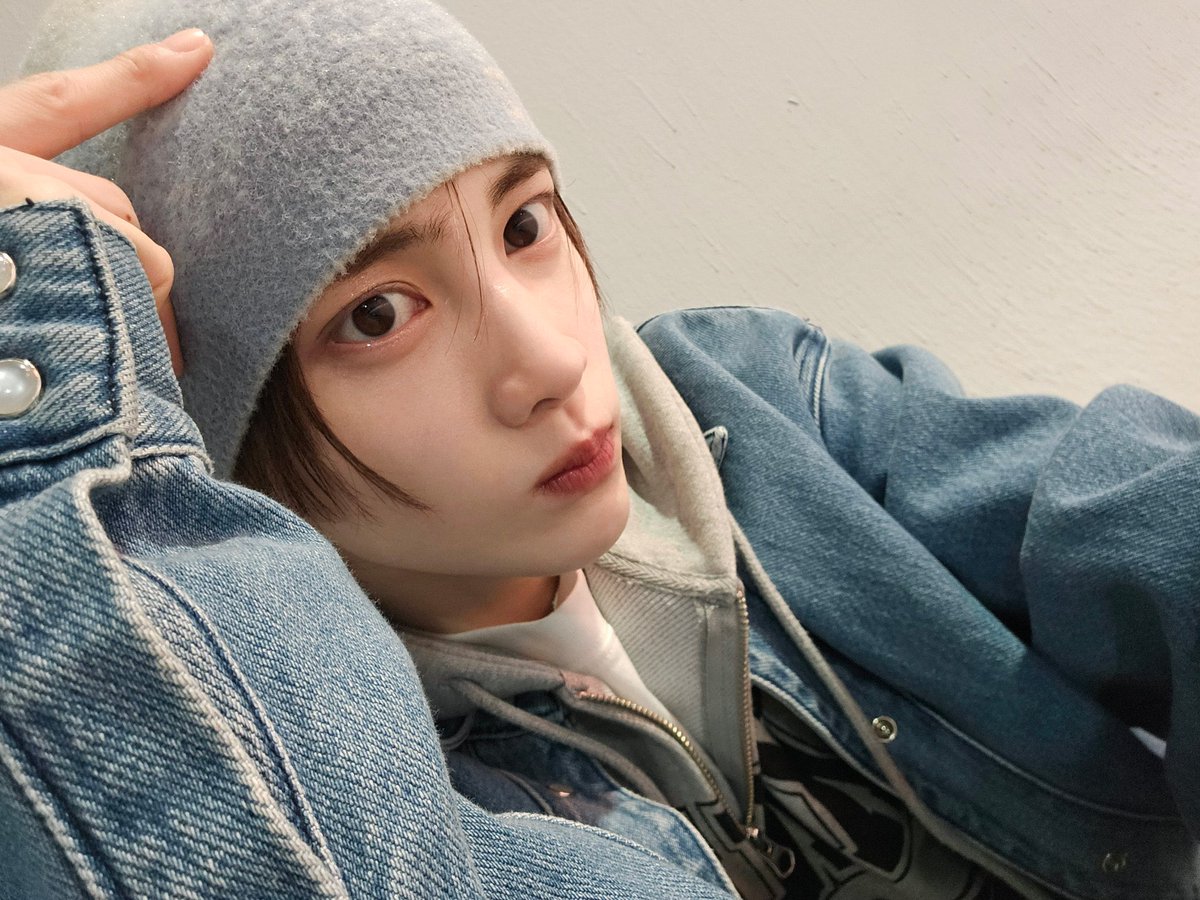 S2junse0's tweet photo. ☁️ 준서 탄생색 - 물망초 하늘색 #89c3eb ☁️
특징 : 행동하기 전에 두 번 생각하는 신중한 타입
색말 : 우정 · 평화 · 조화
하늘색이 ㄴㅁ 잘어울리구 좋아한다고 했던 것 같은데 탄생색까지 하늘색인 거 너무 신기해..🥹 https://t.co/mbYhhSnM7o