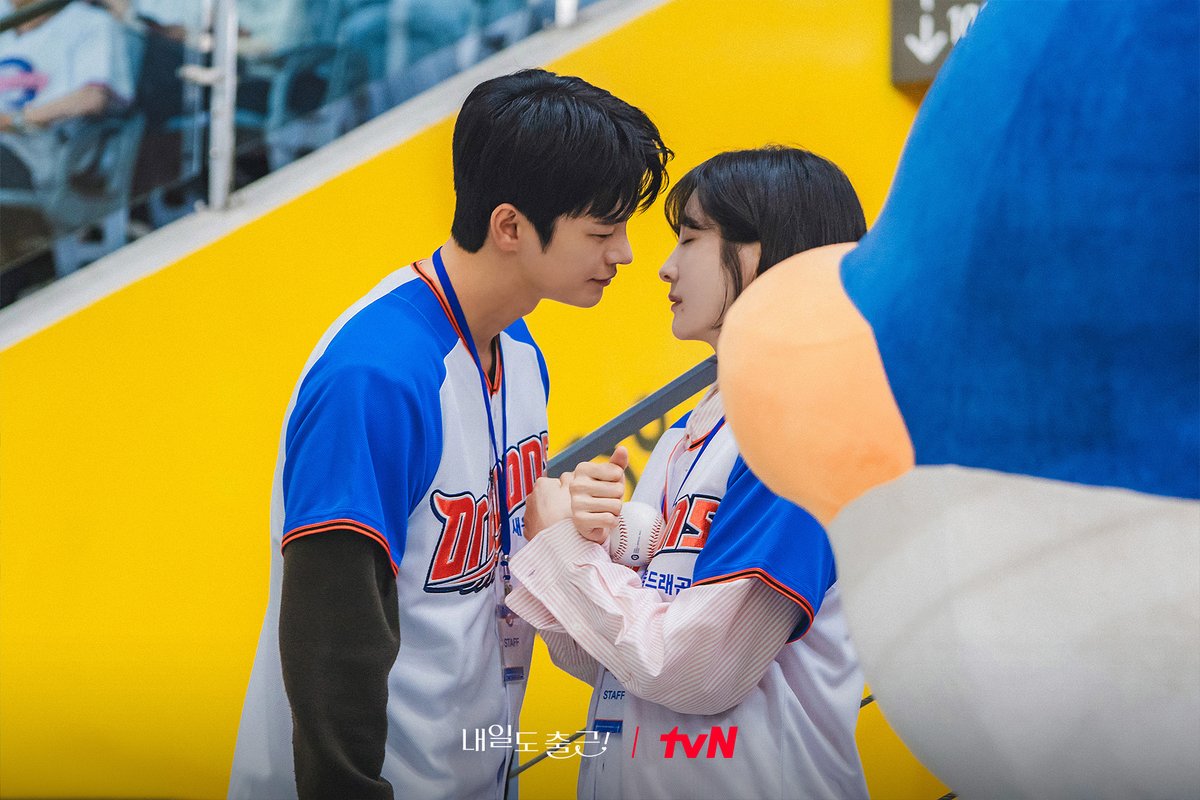 CJnDrama's tweet photo. 시우🩵지윤의 설렘 폭발 로맨스 서사에
입소문 타고 자체 최고 시청률 매주 경신!✨
글로벌로도 흥행 중인 <내일도 출근!>🎉

[월화] 저녁 8:50ㅣtvN

#즐거움엔20tvN #내일도출근! #SeeYouatWorkTomorrow!
#tvN #Wavve #웨이브 https://t.co/XYMLPOZICi