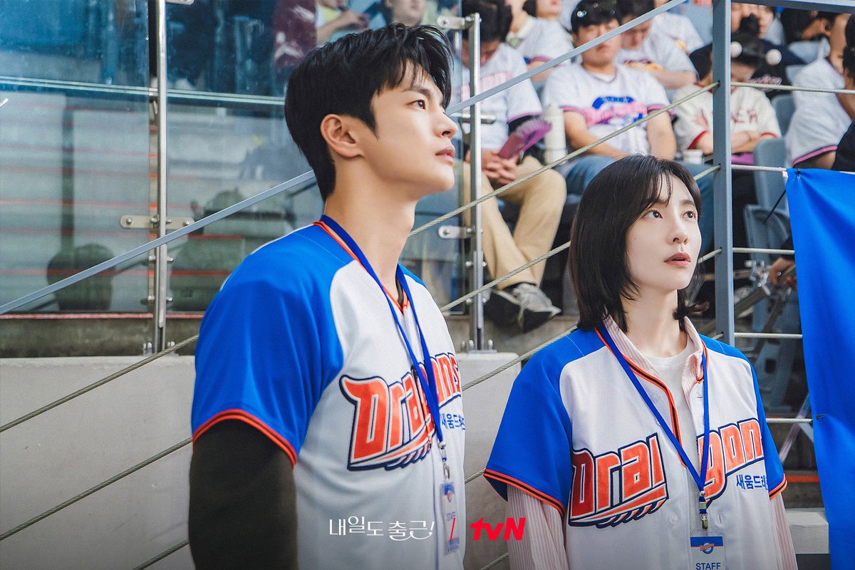 CJnDrama's tweet photo. 시우🩵지윤의 설렘 폭발 로맨스 서사에
입소문 타고 자체 최고 시청률 매주 경신!✨
글로벌로도 흥행 중인 <내일도 출근!>🎉

[월화] 저녁 8:50ㅣtvN

#즐거움엔20tvN #내일도출근! #SeeYouatWorkTomorrow!
#tvN #Wavve #웨이브 https://t.co/XYMLPOZICi