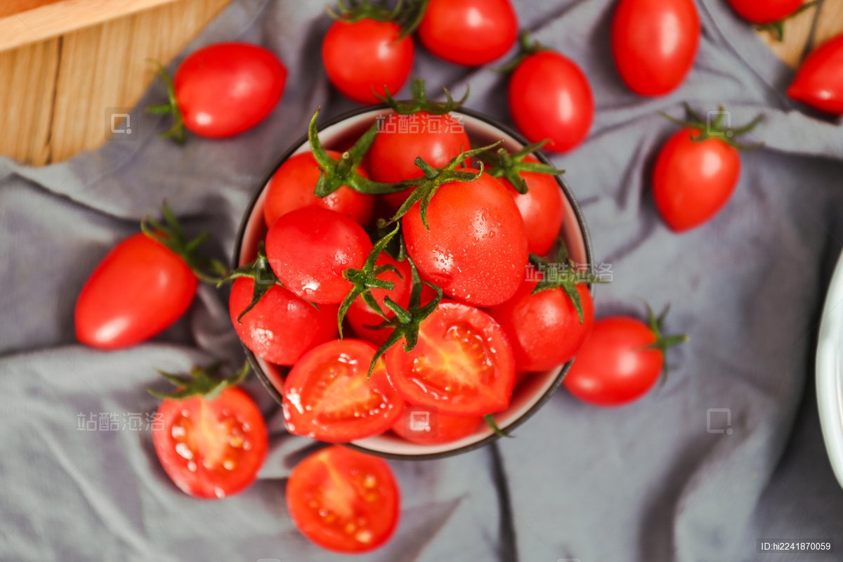 Sasha59995887's tweet photo. Just tried the new organic cherry tomatoes from the local market  Sweet, juicy, and bursting with natural flavor—no weird aftertaste! Perfect for salads or snacking. A total win for fresh produce! https://t.co/O0oCGD2Ue3