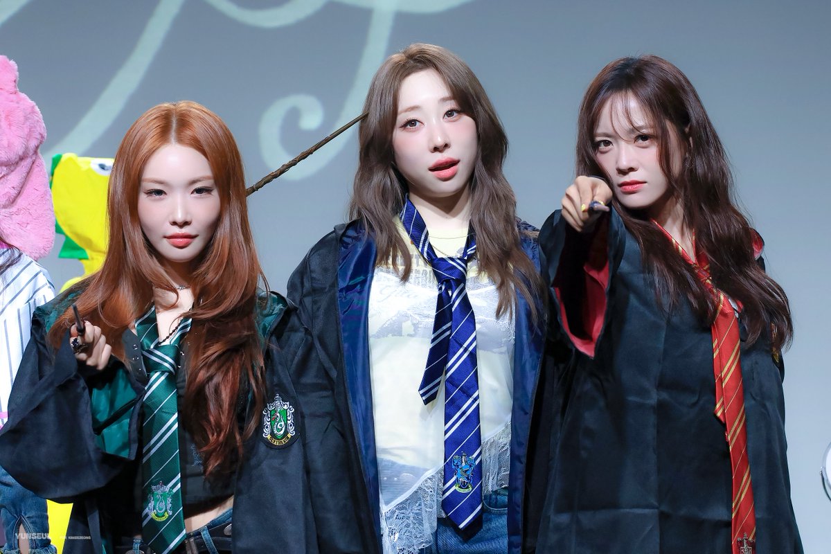 yunseul_gif's tweet photo. 260628 엠넷플러스 아이오아이 팬싸인회

#김세정 #세정
#청하 #유연정 #김소혜 #전소미
#KIMSEJEONG #SEJEONG #IOI https://t.co/yRaJa4GDXa