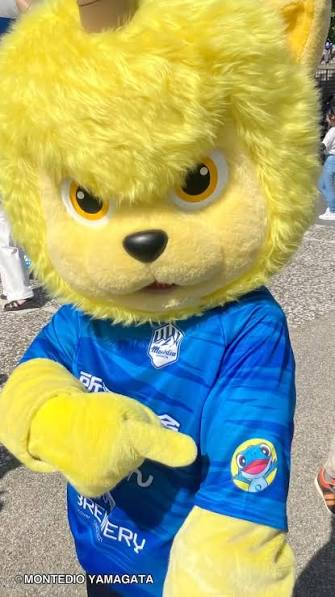 YokoyamaSales's tweet photo. 総合運動公園の水道施設の保守･管理をきっかけに、夏祭りだモン!のWATERPARK、ディーオパートナーユニなど、子供たちが楽しめることに対し、ご協賛をいただいておりました。
来年90周年ということもあり、ユニフォームスポンサーに就いていただくことになりました！
これからもよろしくお願いします！ https://t.co/qMzL3kd5Uz