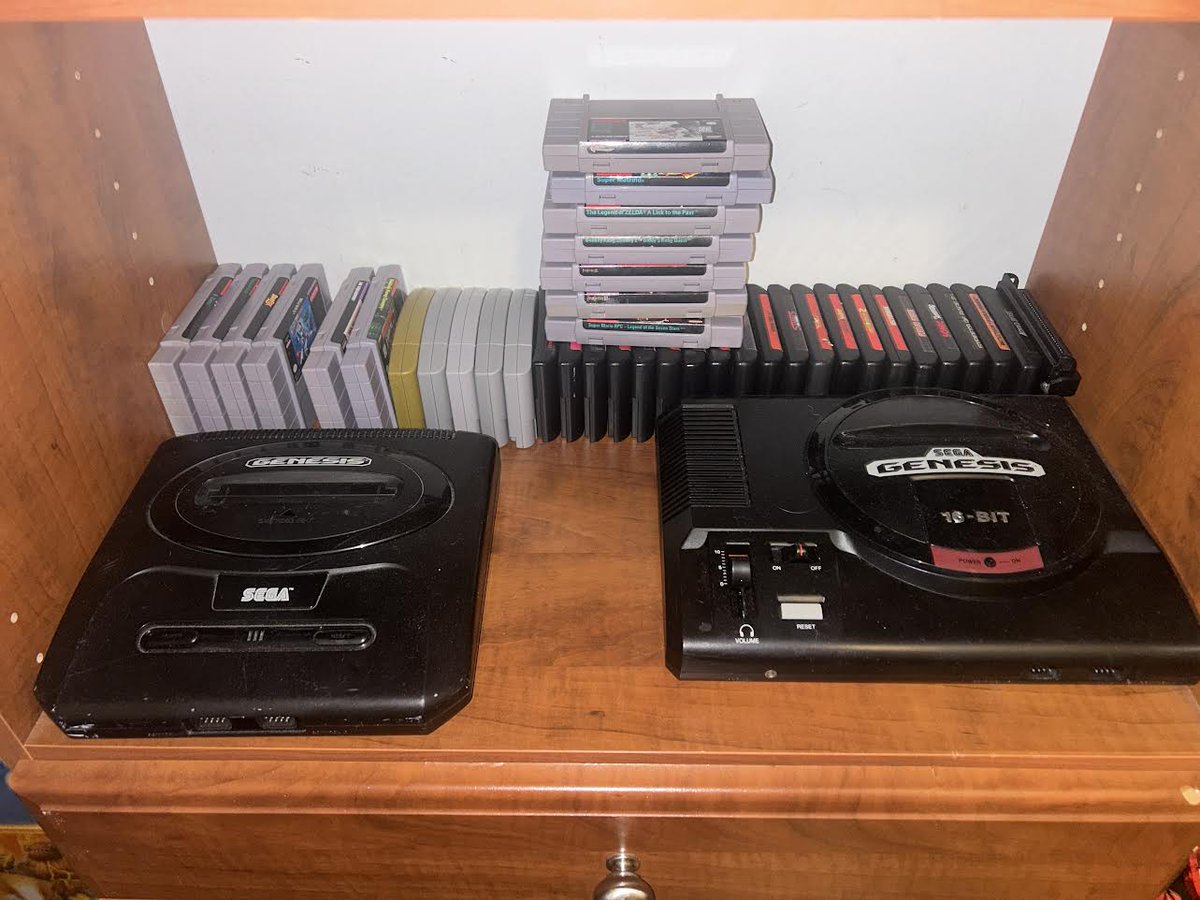 ShadeXWispon's tweet photo. i have been hearing about the PS going Digital which yea this Fucking sucks but lets hope things will go well in the future to stop this from happening that said Physical Media UNITE WE wont go down no matter how bad this is and you should too : love your Games #PhysicalForever https://t.co/hzB29urWcu