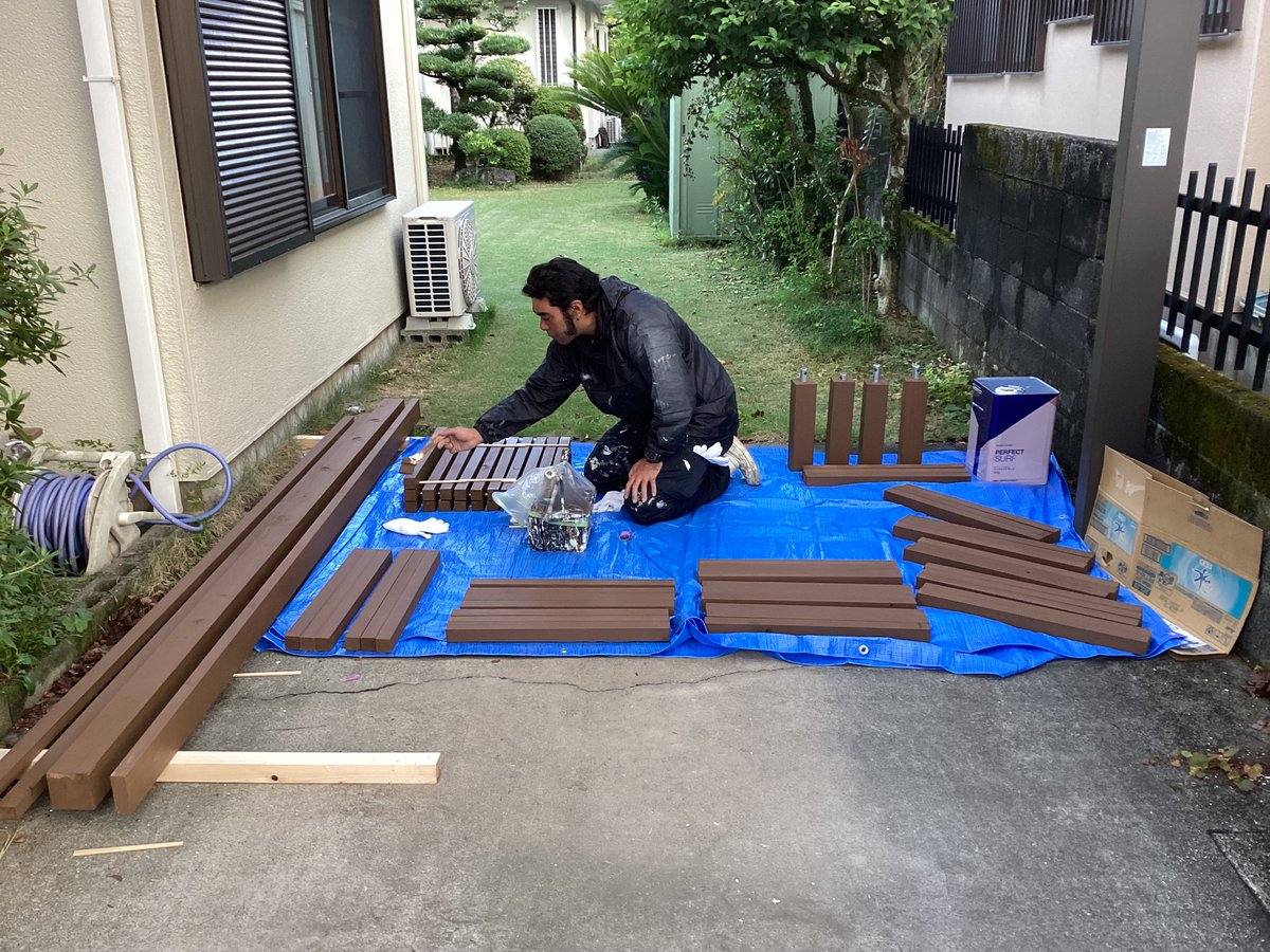 APShomes2841's tweet photo. 濡れ縁の木材の塗装
一時的に解体してしっかりと塗装、防水工事
木部に限らず外壁は定期的なメンテナンスが大切です
アプスホームズでは第三者機関の保険を使いながら確実な塗装工事が可能です
ぜひご相談ください
＃静岡市　＃塗装 https://t.co/VI0ZHUjOpy