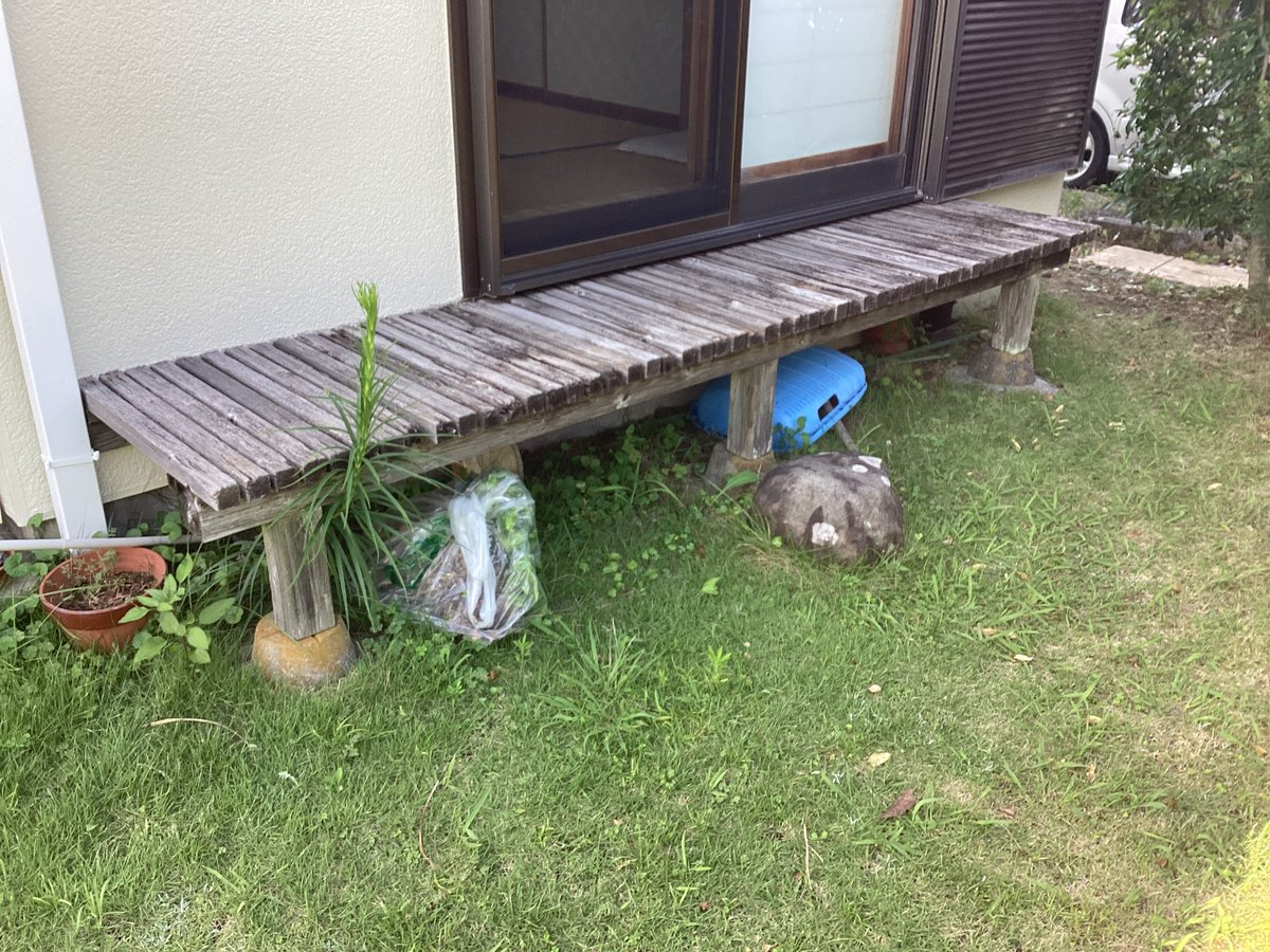 APShomes2841's tweet photo. 濡れ縁の木材の塗装
一時的に解体してしっかりと塗装、防水工事
木部に限らず外壁は定期的なメンテナンスが大切です
アプスホームズでは第三者機関の保険を使いながら確実な塗装工事が可能です
ぜひご相談ください
＃静岡市　＃塗装 https://t.co/VI0ZHUjOpy