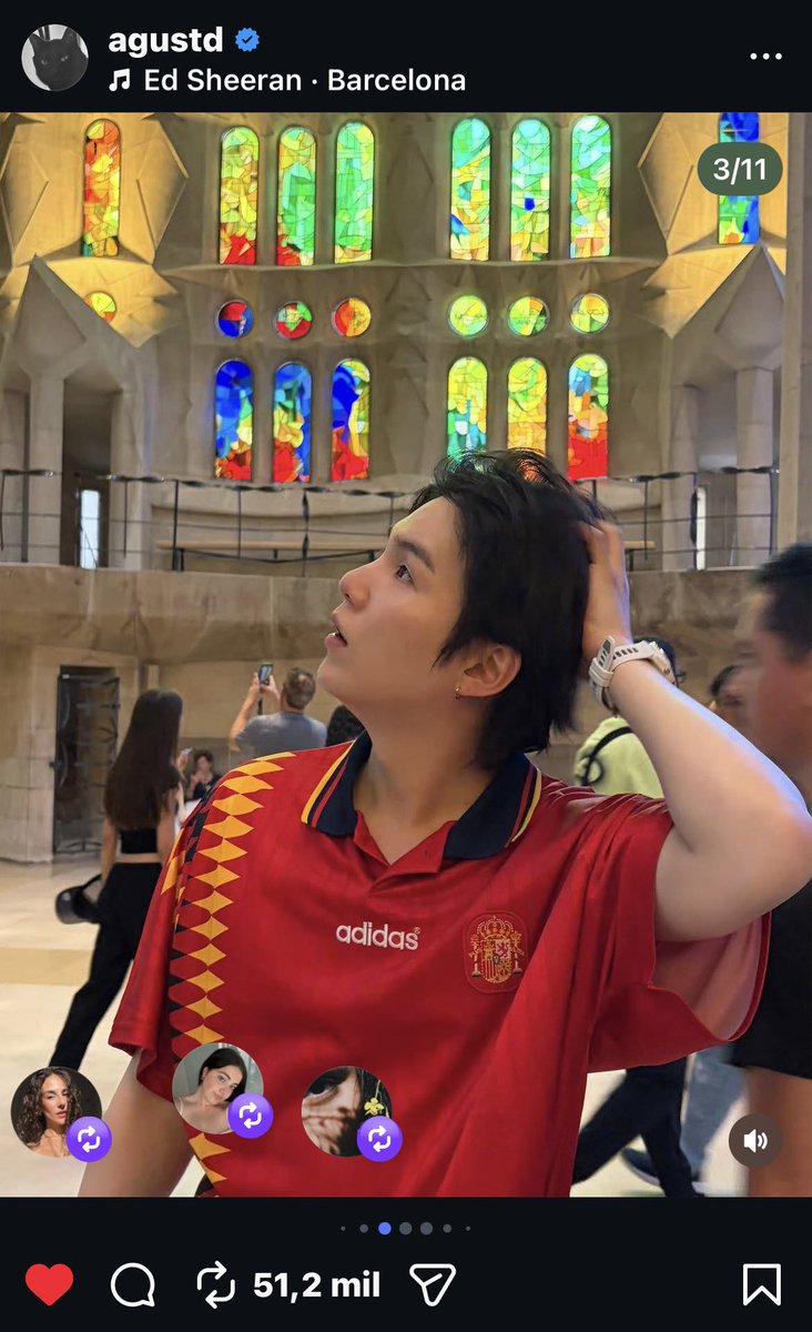 thvsugax's tweet photo. YOONGI FUE A BARCELONA Y NO SE FILTRO NADA, SE PUSO HASTA LA CAMISETA DEL BARÇA Y LA SELECCIÓN ESPAÑOLA, YOONGI AMA ESPAÑA CON TODO SU CORAZÓN https://t.co/eiA0KZsyb9