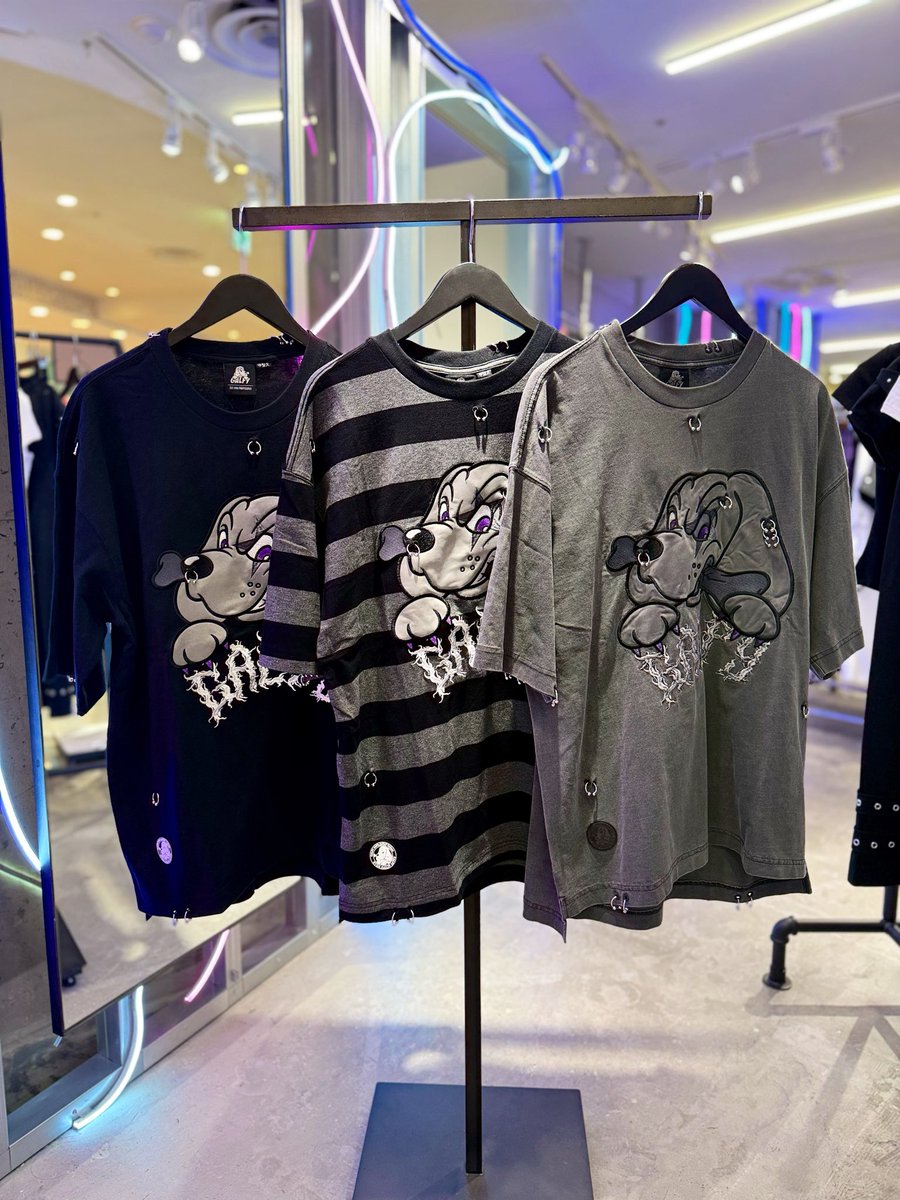acro_ikebukuro's tweet photo. ＋Re Stock＋

『GALFY』

本日‼️
大人気のピアスバチバチTEE再販売致します！

全3色の中から選べて今季絶対活躍する1枚となってますので、ゲット出来なかった方はこの機会に是非！！

#ガルフィー #サブカル #summer #池袋 https://t.co/PYH976gfFr
