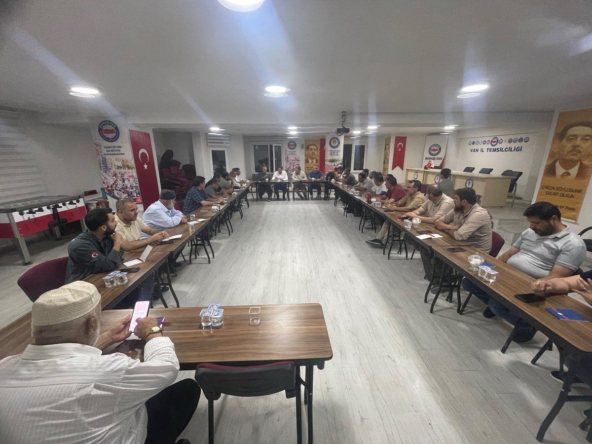 sdi_van's tweet photo. Van Sivil Dayanışma İnisiyatifi olarak Haziran ayı istişare toplantımızı Memur-Sen'in ev sahipliğinde gerçekleştirdik
İlimiz ve ortak çalışmalarımız adına alınan kararların hayırlara vesile olmasını temenni ediyor, nazik ev sahiplikleri dolayısıyla Memur-Sen'e teşekkür ediyoruz https://t.co/XMJwPw3lWW