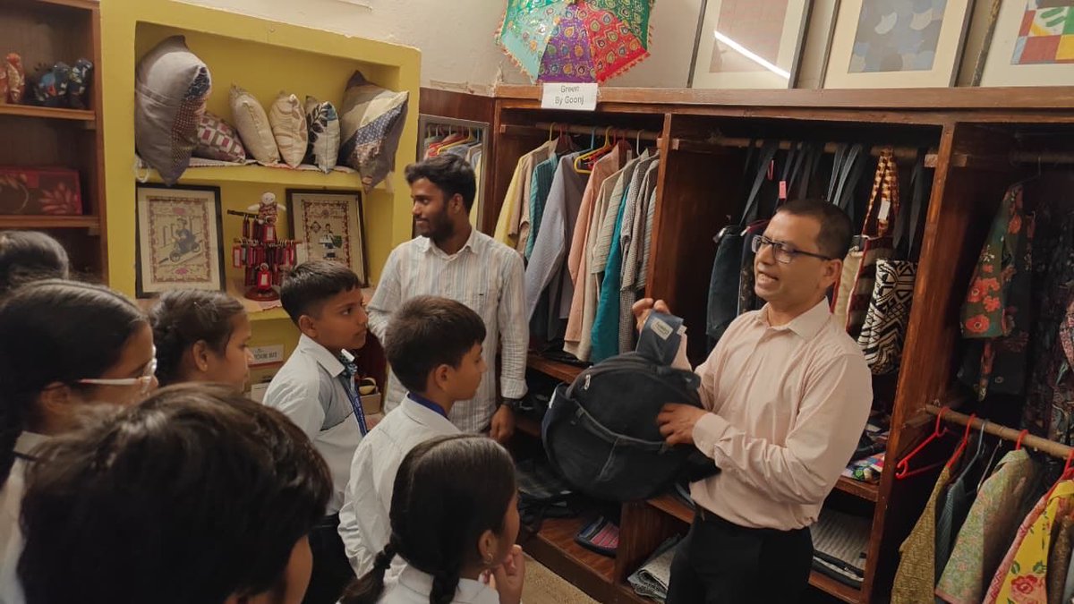 DwarkaSec10SoSE's tweet photo. Our students &amp; Principal, Dr. Atul Kumar, visited the NGO Goonj for a first-hand experience of its inspiring community initiatives and social impact. Visit aimed to foster empathy, social responsibility &amp; an understanding of sustainable development #ExperientialLearning @Dir_Edu https://t.co/3LujYjU5ES