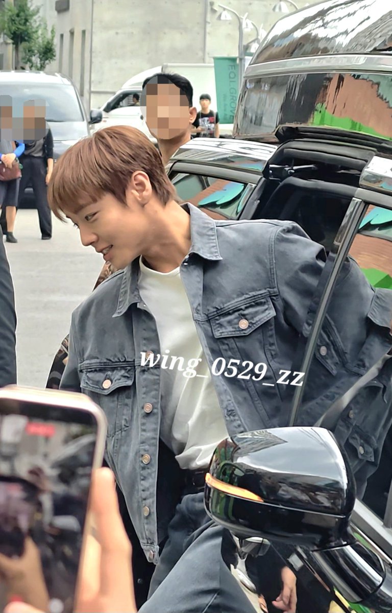 puupi_0529's tweet photo. 260702 농협 팝업
오늘 지훈이 농협은행 ㅠㅠㅠ  (넘흐 옙흐네요🩷)

#PARKJIHOON #박지훈 https://t.co/QMThypawpt