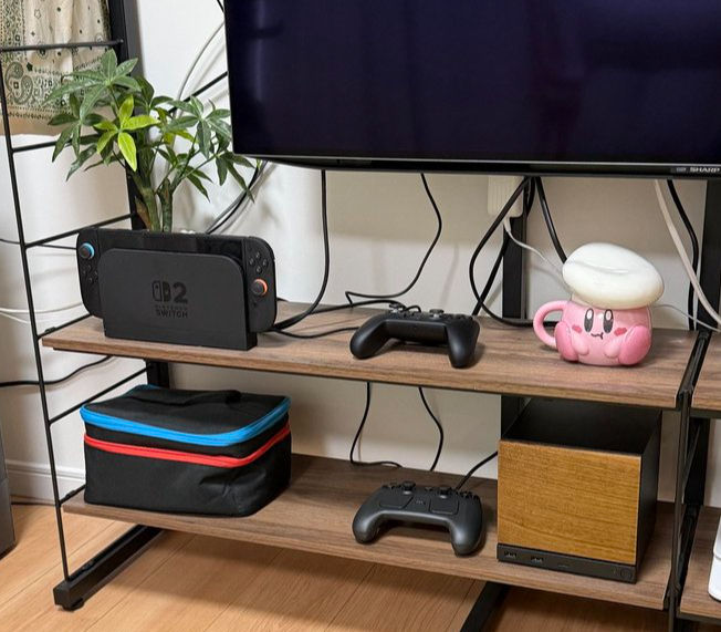 nupuryu's tweet photo. Steam Machine届いた！
サイズ感は神！Steam Controllerとの連携もスムーズ！

正面パネルの木目調はリビングにかなりマッチするので、インテリアとしても非常に満足！

Youtube用のレビュー動画を作らねば…！ https://t.co/PJ5UwQrDxC