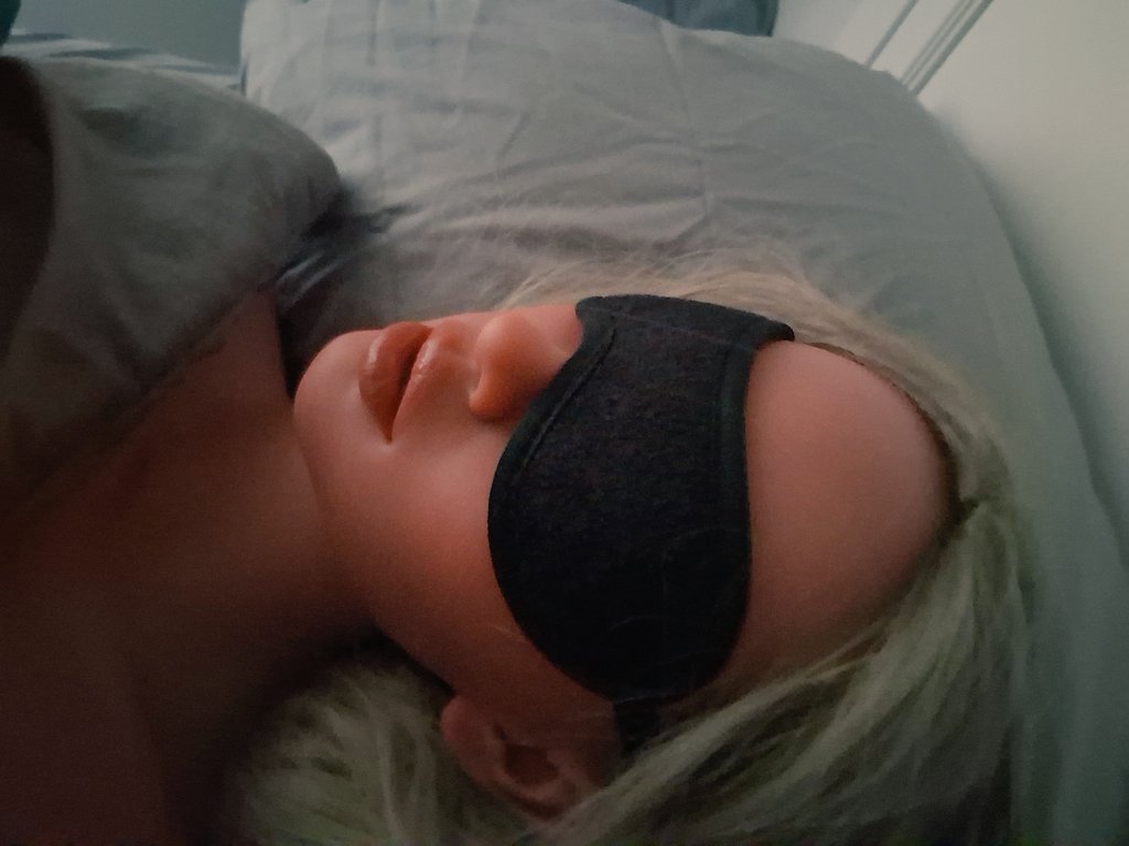 adampie33361144's tweet photo. So peacefull sleeping next to Victoria. I don't want to wake her from her sleep #victoriadoll #siliconesexdoll #dolldreams #dolllover #realisticdoll #dreamdoll #lifesizedoll #zelex #Rosemarydoll https://t.co/wlkeO11BSQ