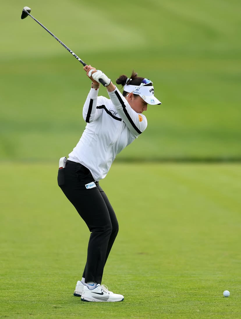 Jennothitikul's tweet photo. Look at the ball like " Could you please go to where I wanted🥹”

Back door Top 10 for Major🙌 44 Thank you everyone for this week.

Big work waiting for us. https://t.co/Wkb9LEf2sG