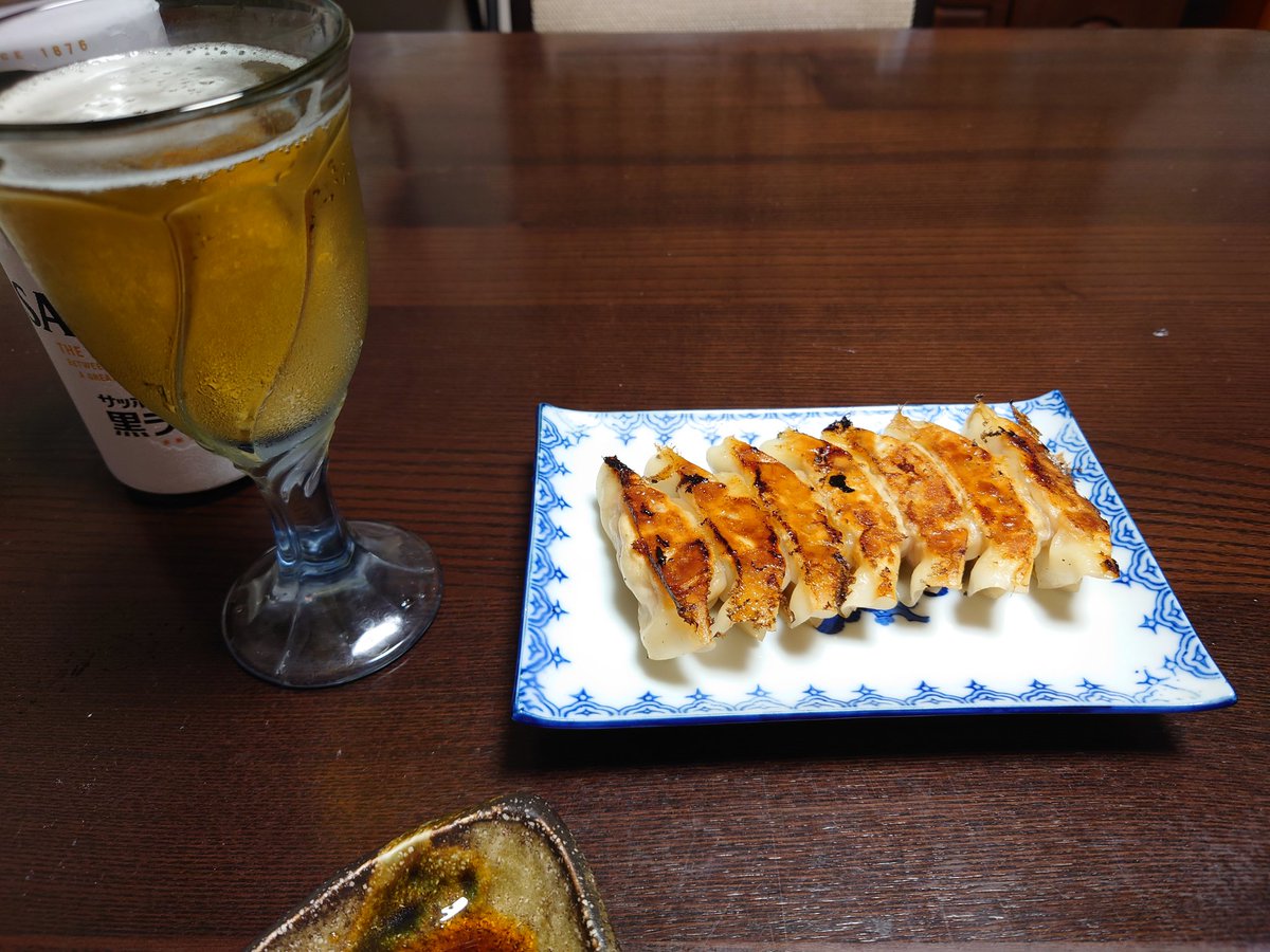 moriyayas's tweet photo. 、、、間に合った
木曜の晩酌のお伴に！！
小林拓真さんの弾き語りライブで
一杯やってます https://t.co/YcmjiiNcAX