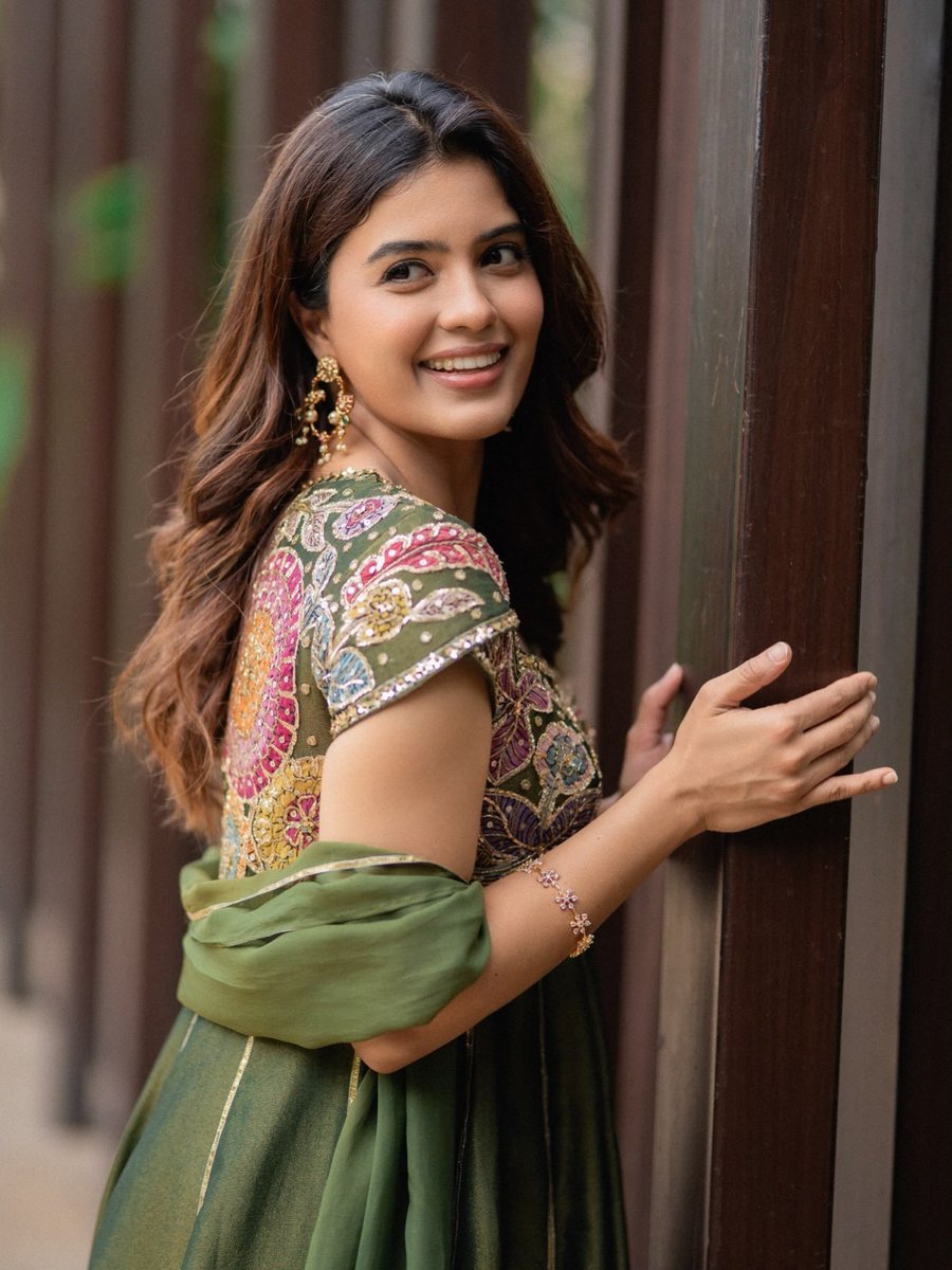 actresswoods's tweet photo. Amritha Aiyer 💚😘

#Amritha #AmrithaAiyer https://t.co/LPf4BAnBBj