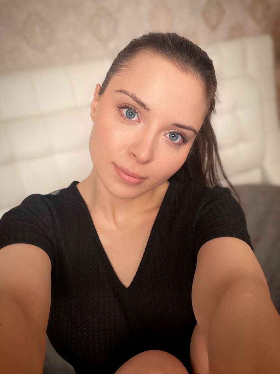 KittyCaitlin tweet media